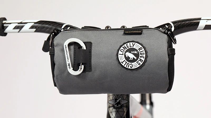 ULAC Handlebar Roll Bag 1.5L with Carabiner - Mangata Sport - ULAC Swim Bike Run Triathlon