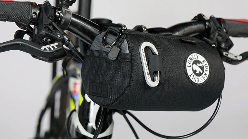 ULAC Handlebar Roll Bag 1.5L with Carabiner - Mangata Sport - ULAC Swim Bike Run Triathlon